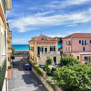 Casa Mara, Borgio Verezzi, 50 M Dal Mare In Pieno Centro Appartamento