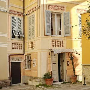  Maison d'hôtes Giardinidivale A 2 Chilometri Da Finale Ligure